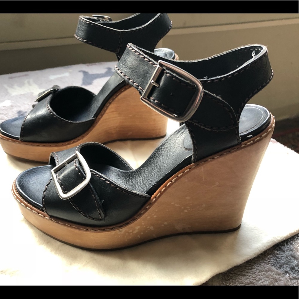 Auth-Chloe Black leather & wooden wedge sandals